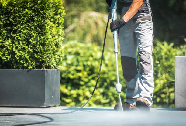 Best Pool Deck Cleaning in Howard, WI
